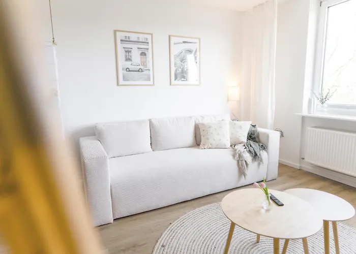 Wolfsburg Innenstadt - Happyhome - Direkt In Der Porschestrasse, 5 Personen & Kind, 3 Zimmer