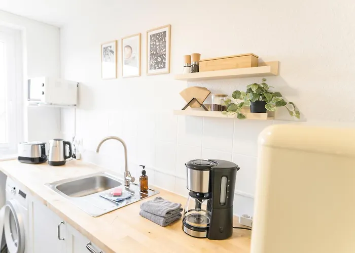 Wolfsburg Innenstadt - Happyhome - Direkt In Der Porschestrasse, 5 Personen & Kind, 3 Zimmer